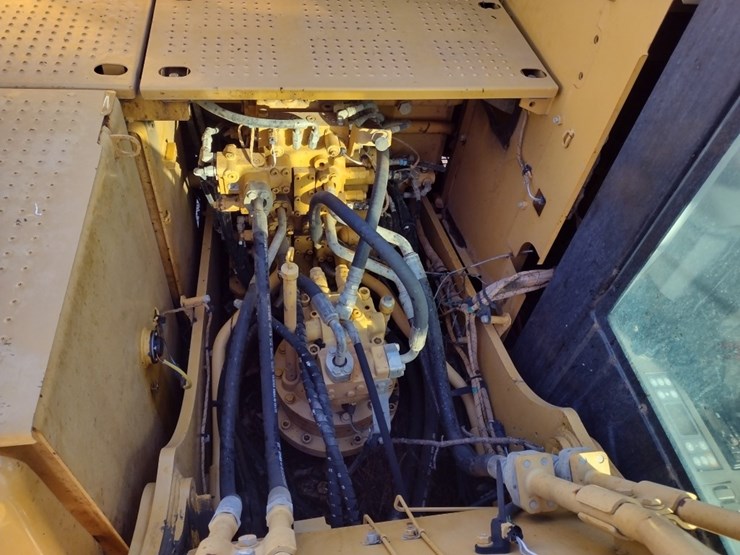 caterpillar-320fl-image-45