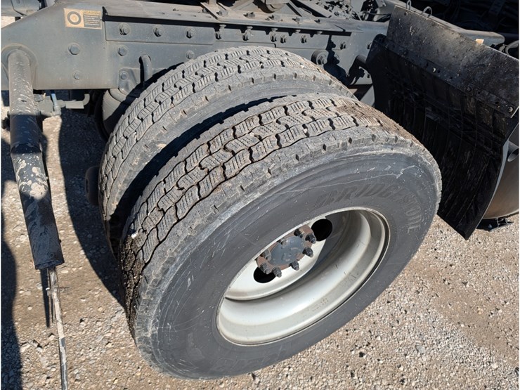 2019-kenworth-t680-image-5