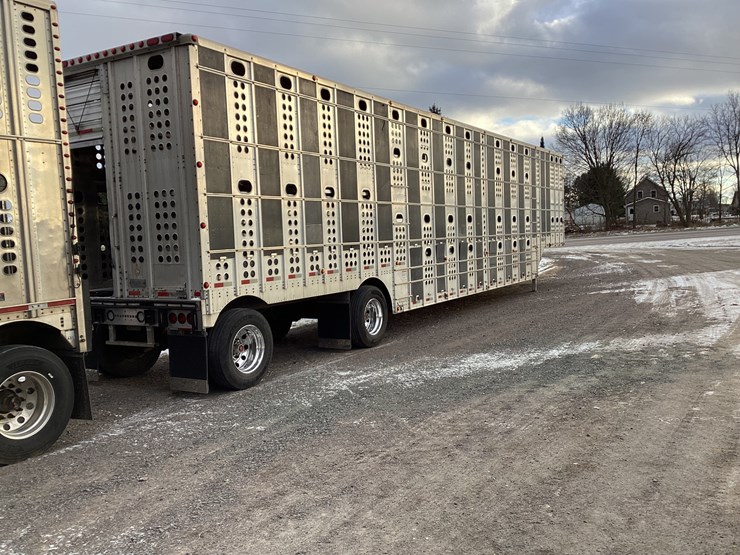 #4675-•-2014-merrit-cattle-trailer-image-30
