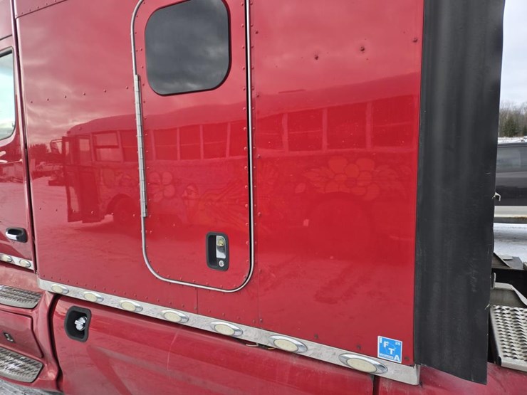 2017-peterbilt-579-image-16