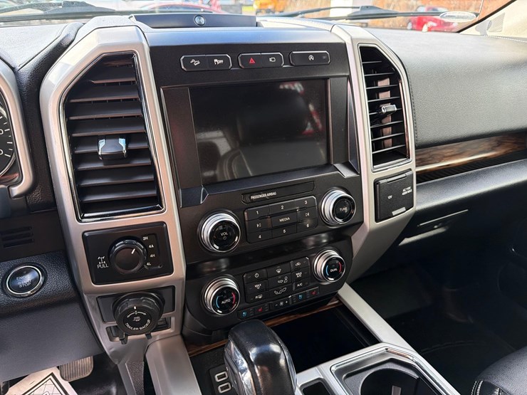 2019-ford-f150-image-19