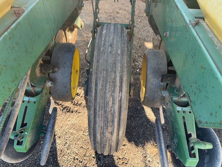 john-deere-7000-image-7