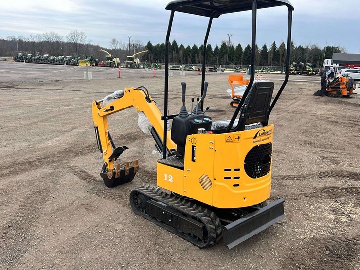 landhero-ldh-kv16-mini-excavator-image-4