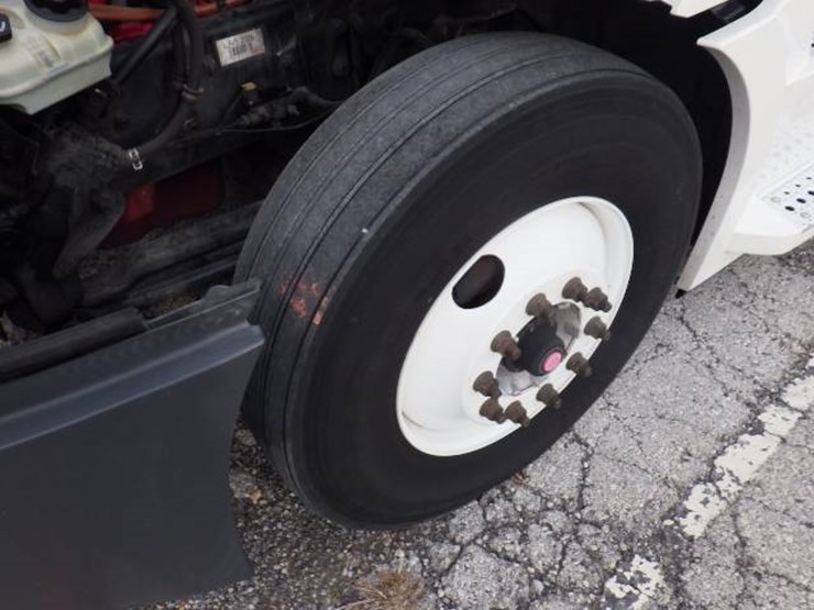 freightliner-cascadia-126-image-26