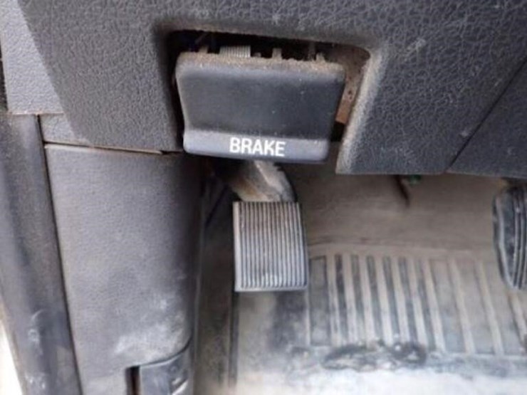 2014-ford-f150-xl-image-31