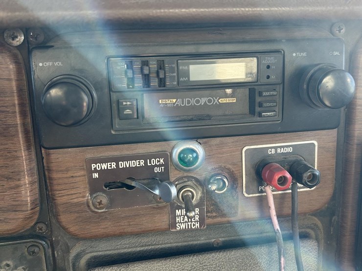 1985-international-s2500-image-16