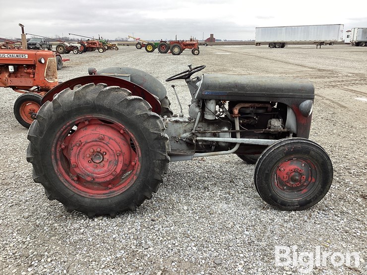 ferguson-t030-2wd-tractor-image-4