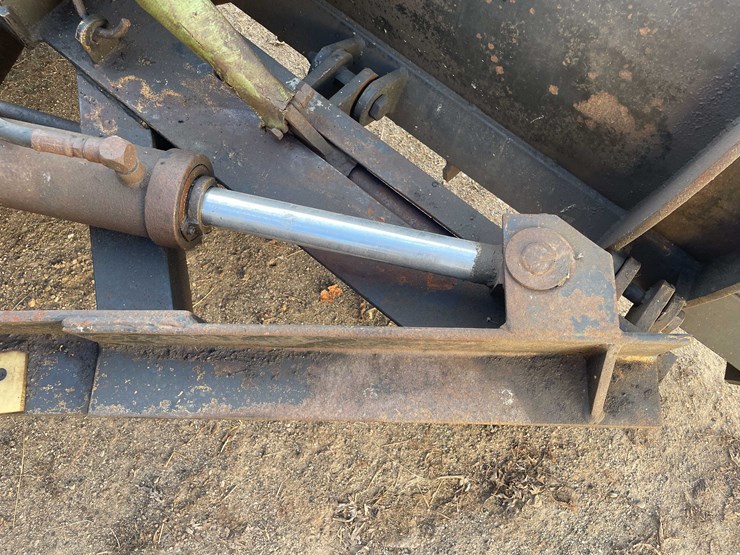 international-4900-image-60