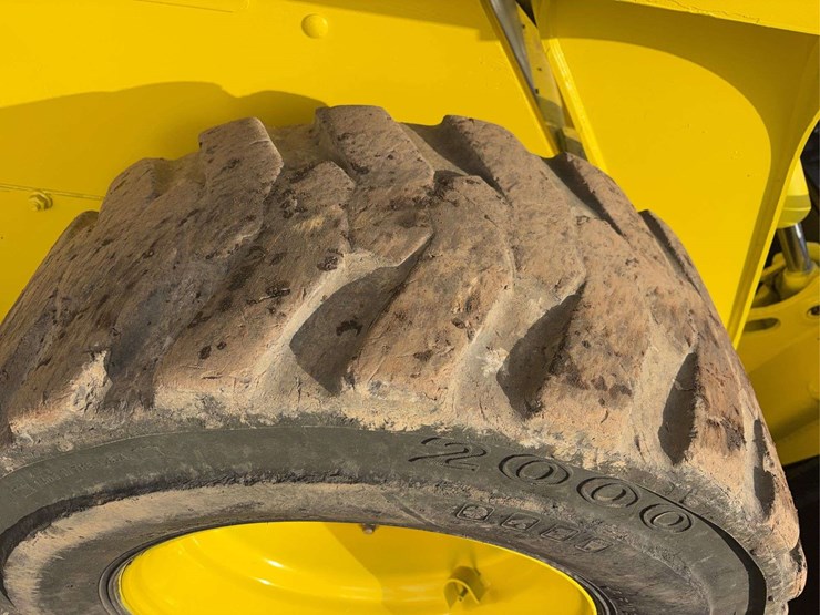 2003-john-deere-250-image-12