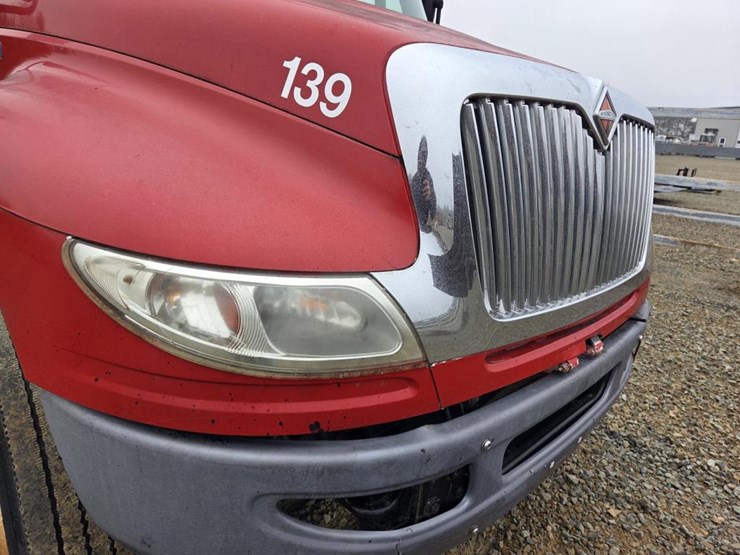 2011-international-durastar-4400-image-9