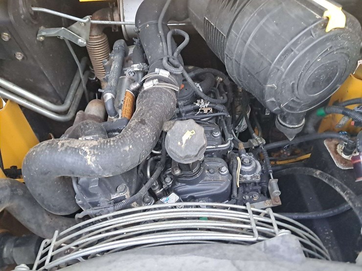 new-holland-l225-image-5