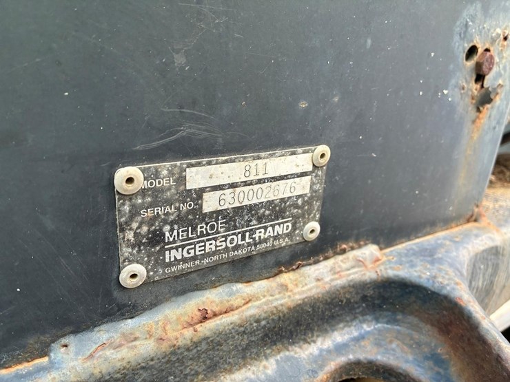 bobcat-811-skid-steer-backhoe-attachment-image-14