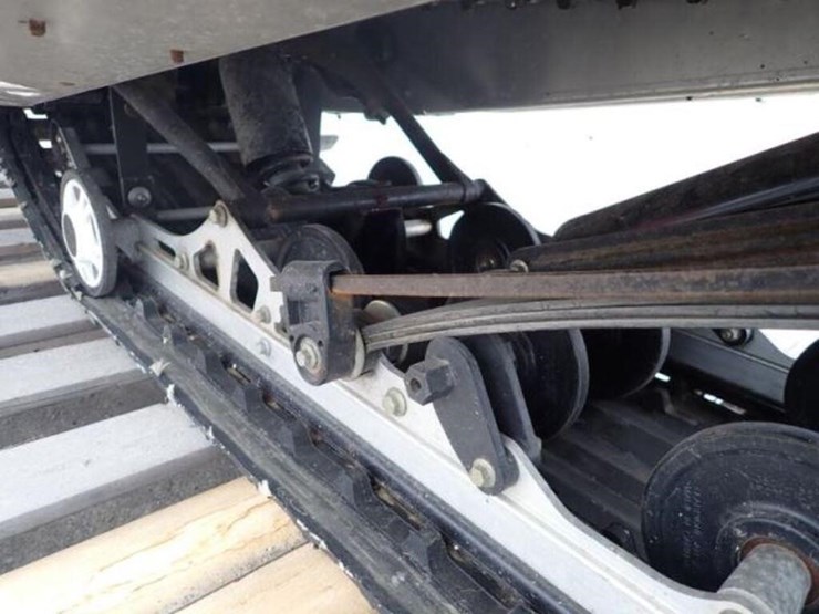 caterpillar-570-image-38