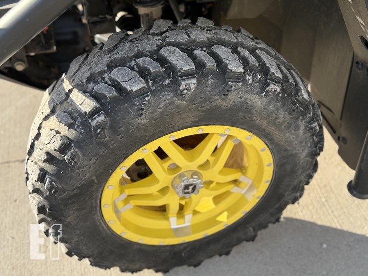 2019-john-deere-gator-xuv-835r-image-10