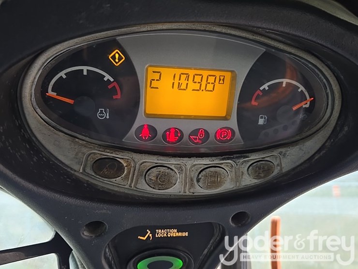 2021-bobcat-t595-image-86