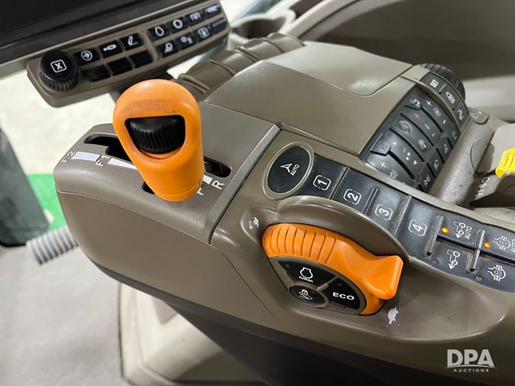 john-deere-8r-340-image-52