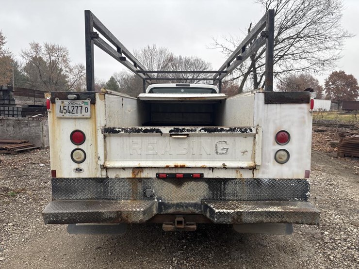 ford-f350-xl-image-3