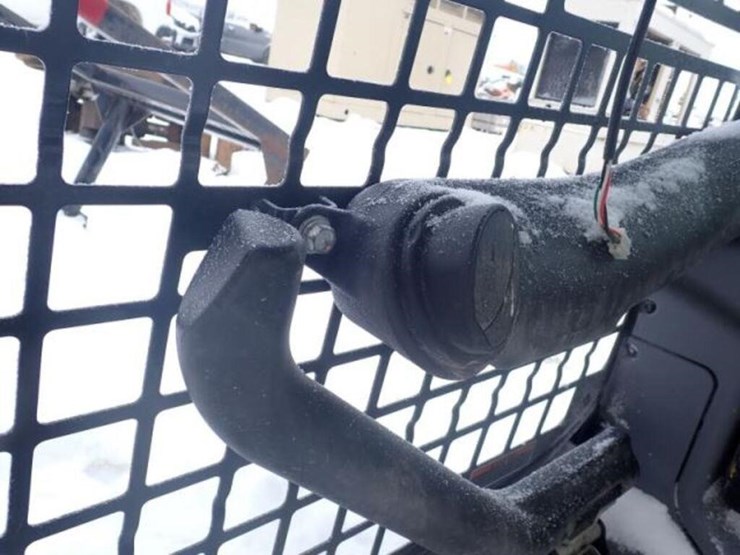 kubota-ssv65-image-12