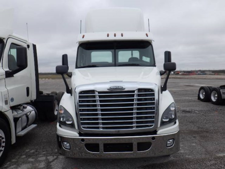 freightliner-cascadia-125-image-2