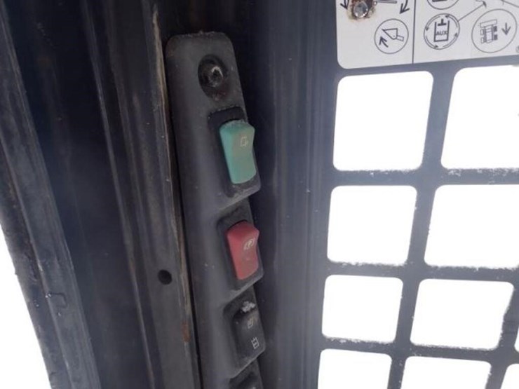 kubota-ssv65-image-14