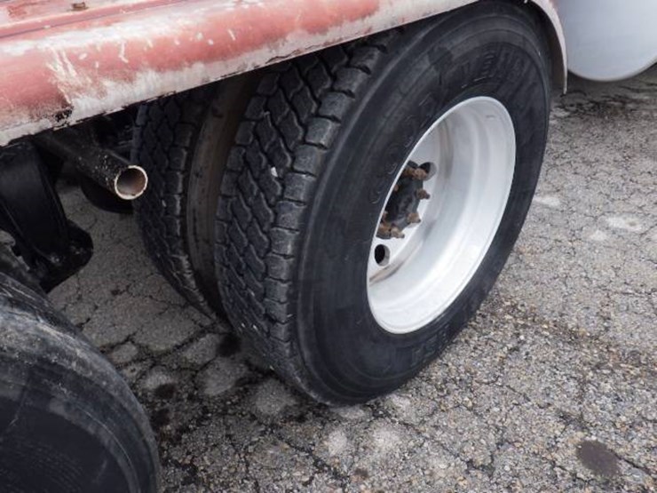 freightliner-cascadia-126-image-9