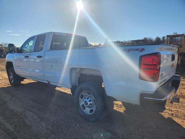 2017-chevrolet-2500-image-3