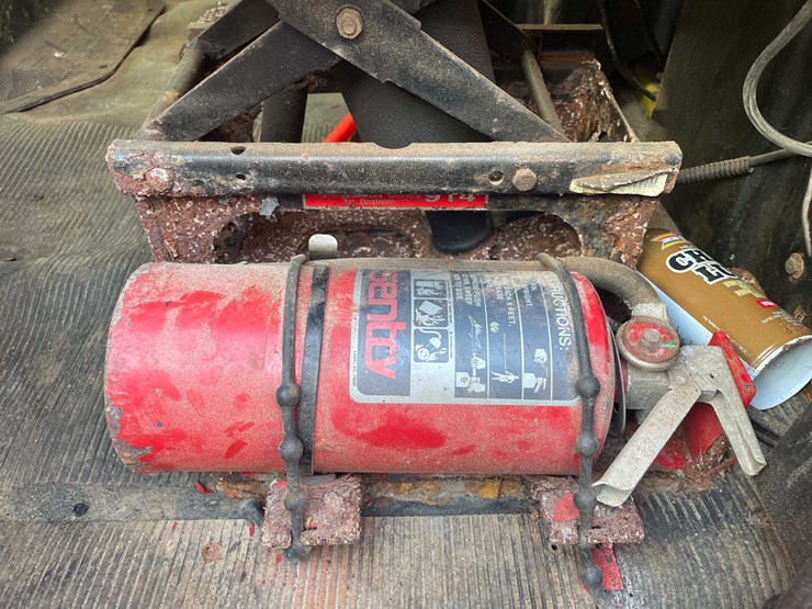 international-4900-image-105