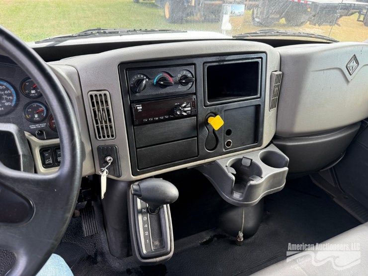 2018-international-durastar-4300-image-18