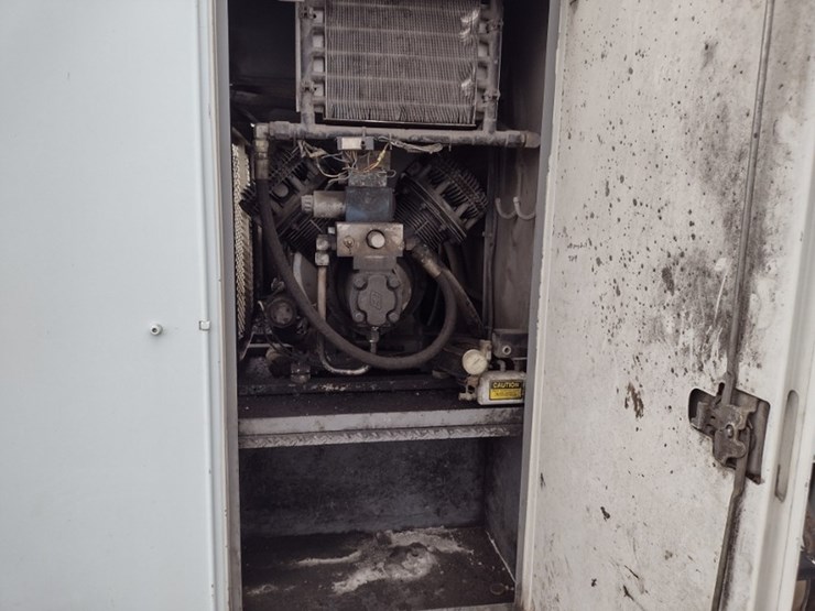 freightliner-fl70-image-28