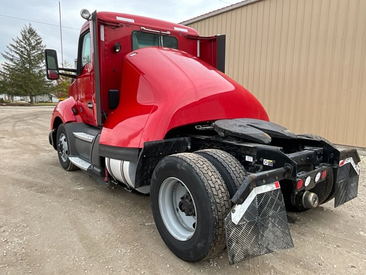 2020-kenworth-t680-image-16