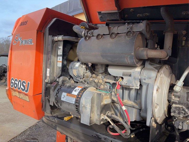 2013-jlg-660sj-image-21