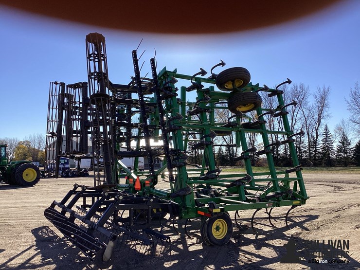 john-deere-2210-image-5