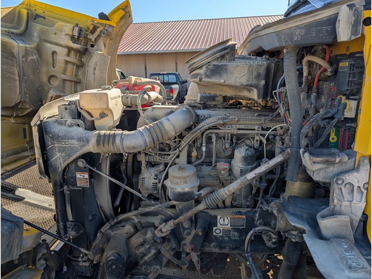 2020-kenworth-t880-image-16