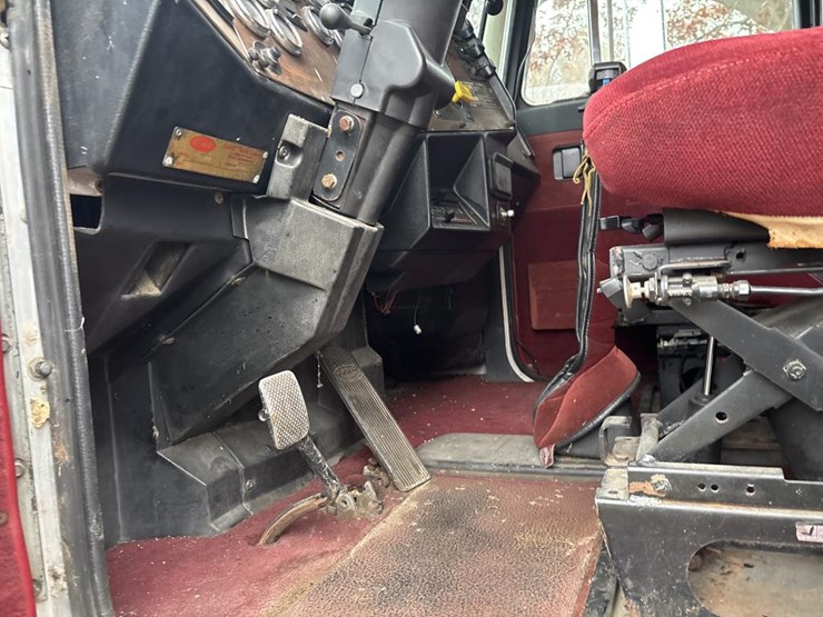 1988-peterbilt-377-image-49
