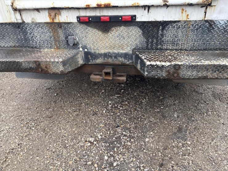 ford-f350-xl-image-17