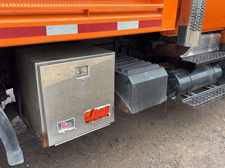 2004-international-7400-image-18