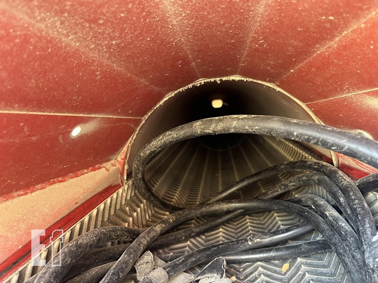 universal-1837-binbuster-field-loader-td-image-3