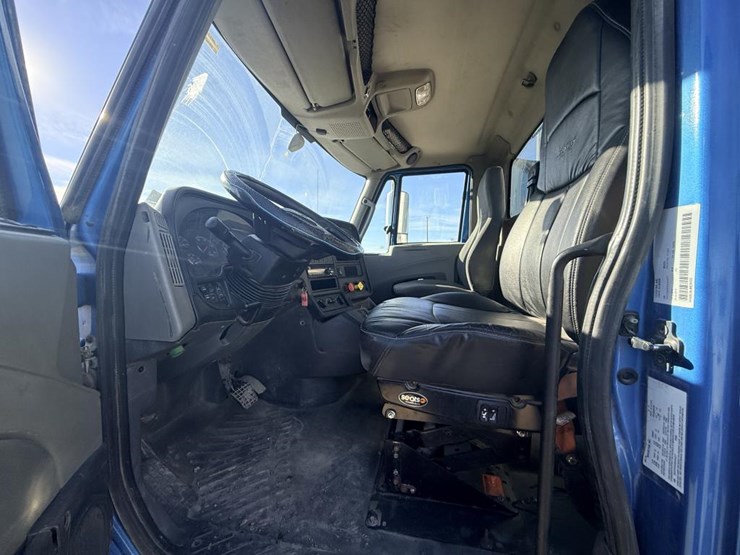 2017-international-prostar-image-65