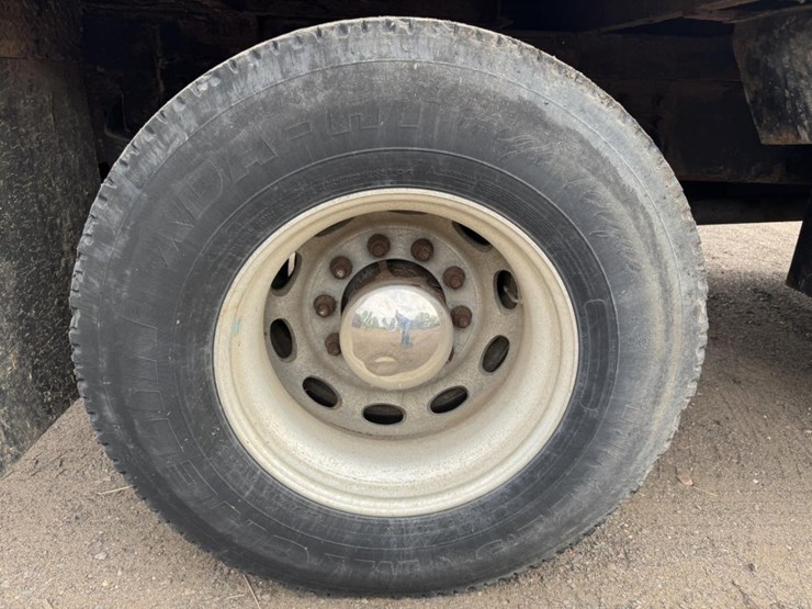 peterbilt-330-image-76