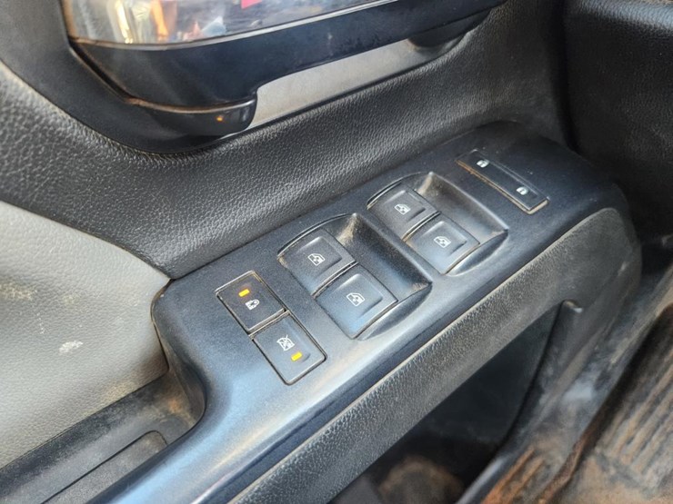 2017-chevrolet-2500-image-49