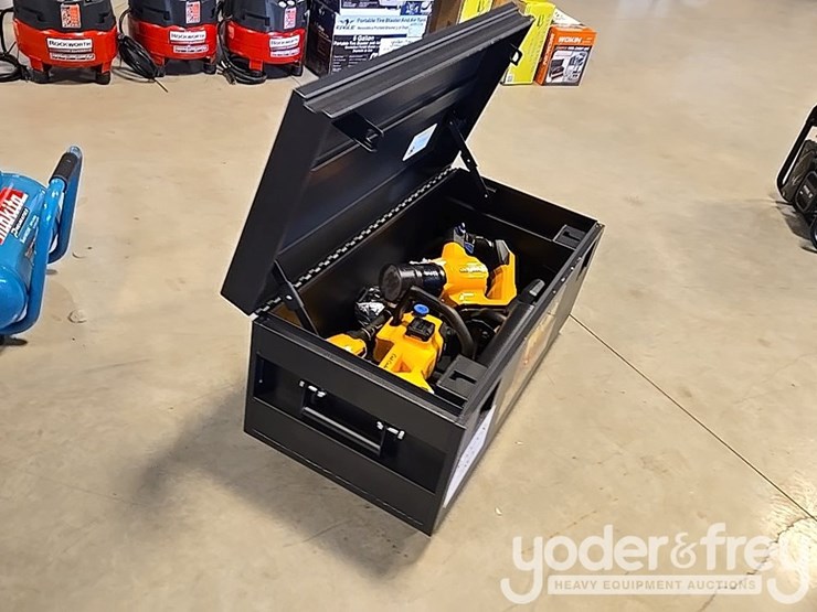 unused-wood-tuff-tow-48"-box-7-pcs-cub-cadet-tool-kit,-hedge,-trimmer,-cordless-chainsaw,-leaf-blower,-string-trimmer,-battery-charger-image-4