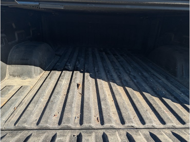 2022-chevrolet-1500-image-10