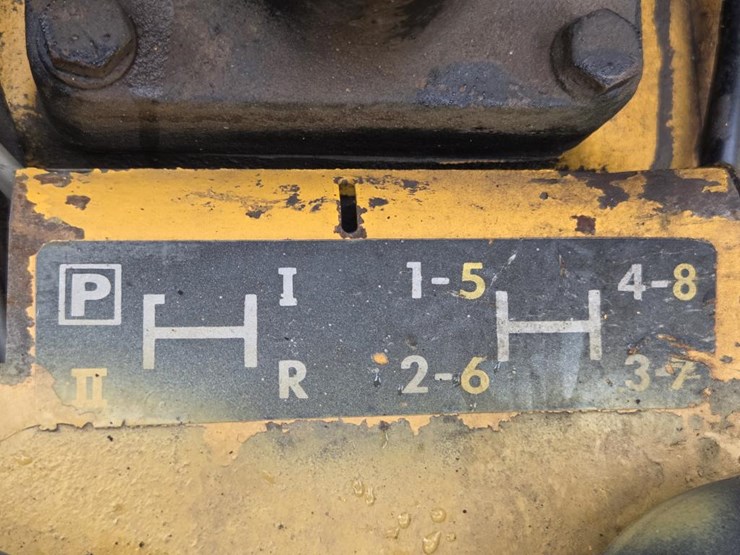 john-deere-300-image-31