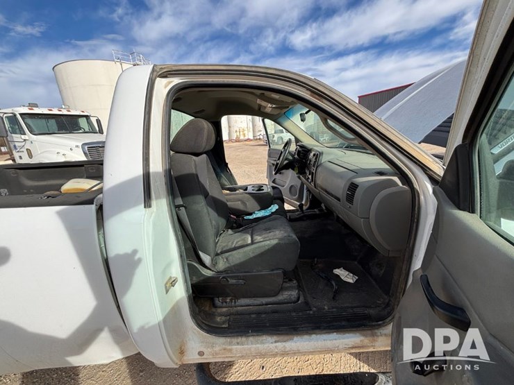 2010-chevrolet-silverado-2500hd-image-61