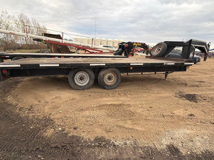 gooseneck-flatbed-trailer-image-6