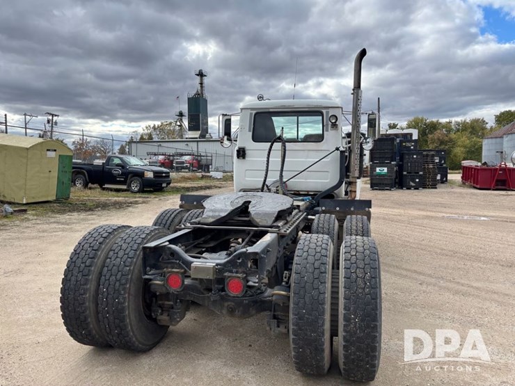 mack-r686st-image-15