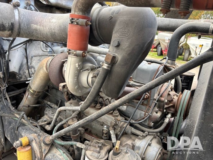 1985-mack-r686st-image-30