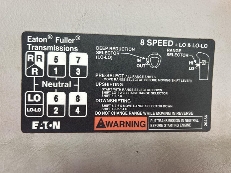 #1042-•-2000-volvo-quad-axle-dump-truck-image-57