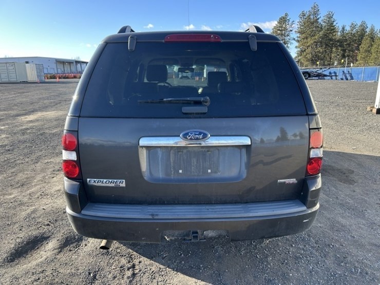2007-ford-explorer-xlt-image-4
