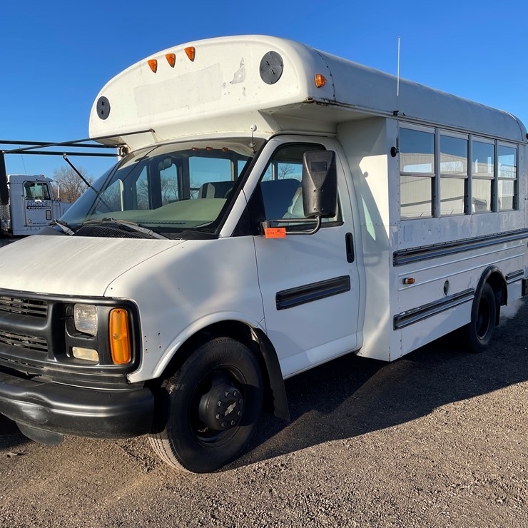 #1071 • 1999 Chevy Short Bus (Has WI Title)